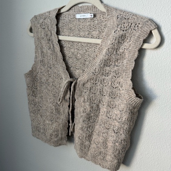 Lush Sweetheart Neck Taupe Knit Cardigan Vest - Picture 7 of 8